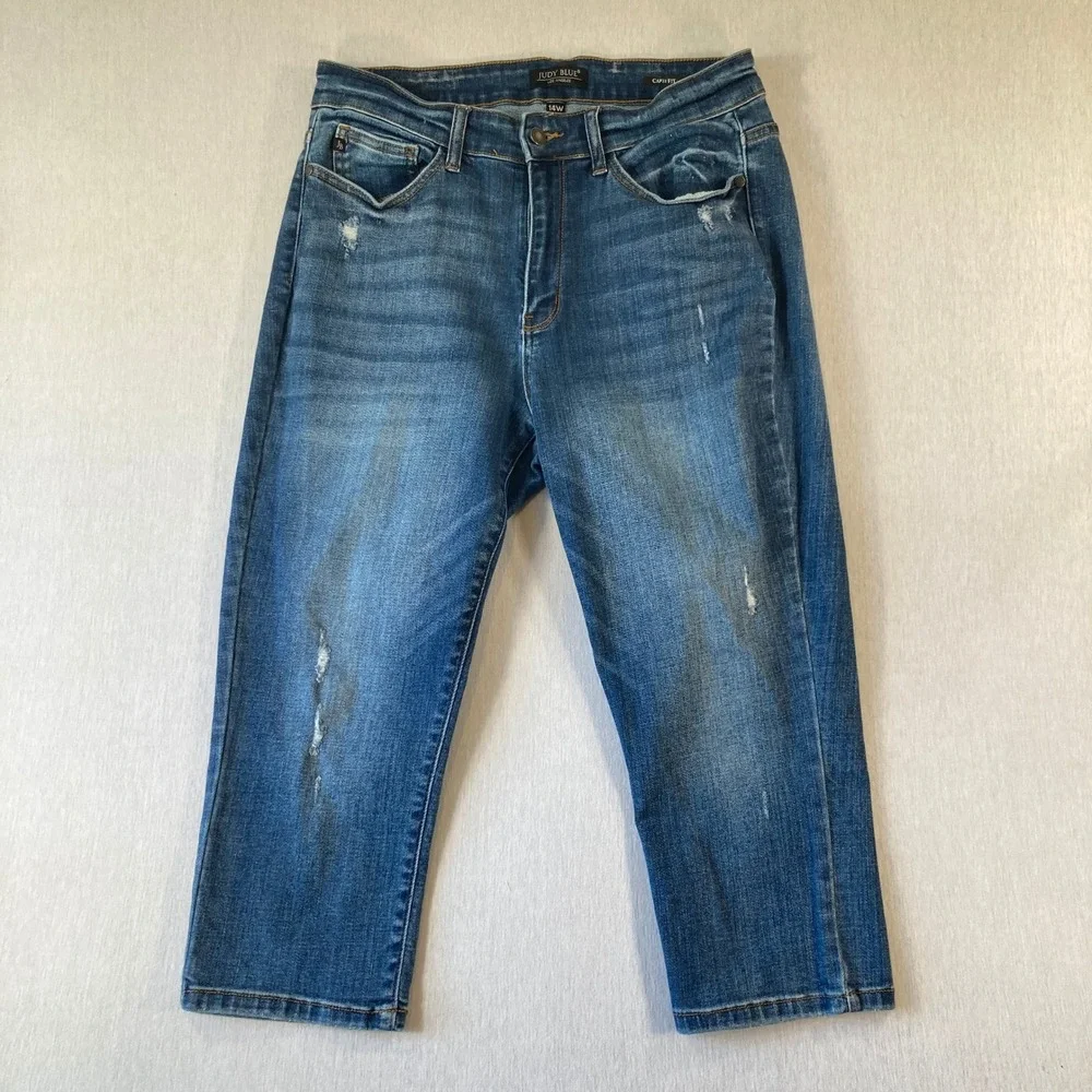 Judy Blue Women 14W Capri Fit Jeans Distressed Medium Wash 20